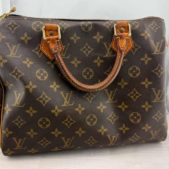 Louis Vuitton Speedy 30 Satchel with Iconic Monogram - Picture 2 of 13